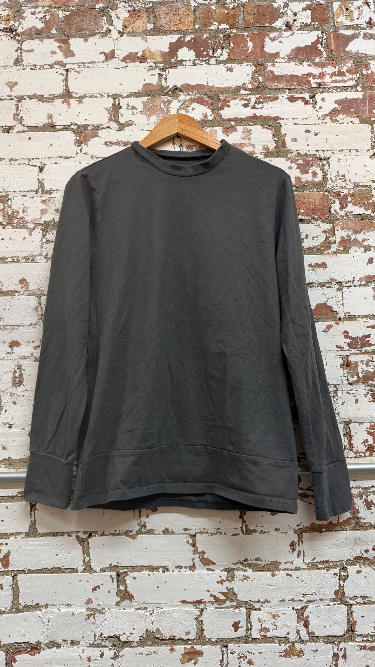 Spine Long Sleeve Essential *Archive (Medium)