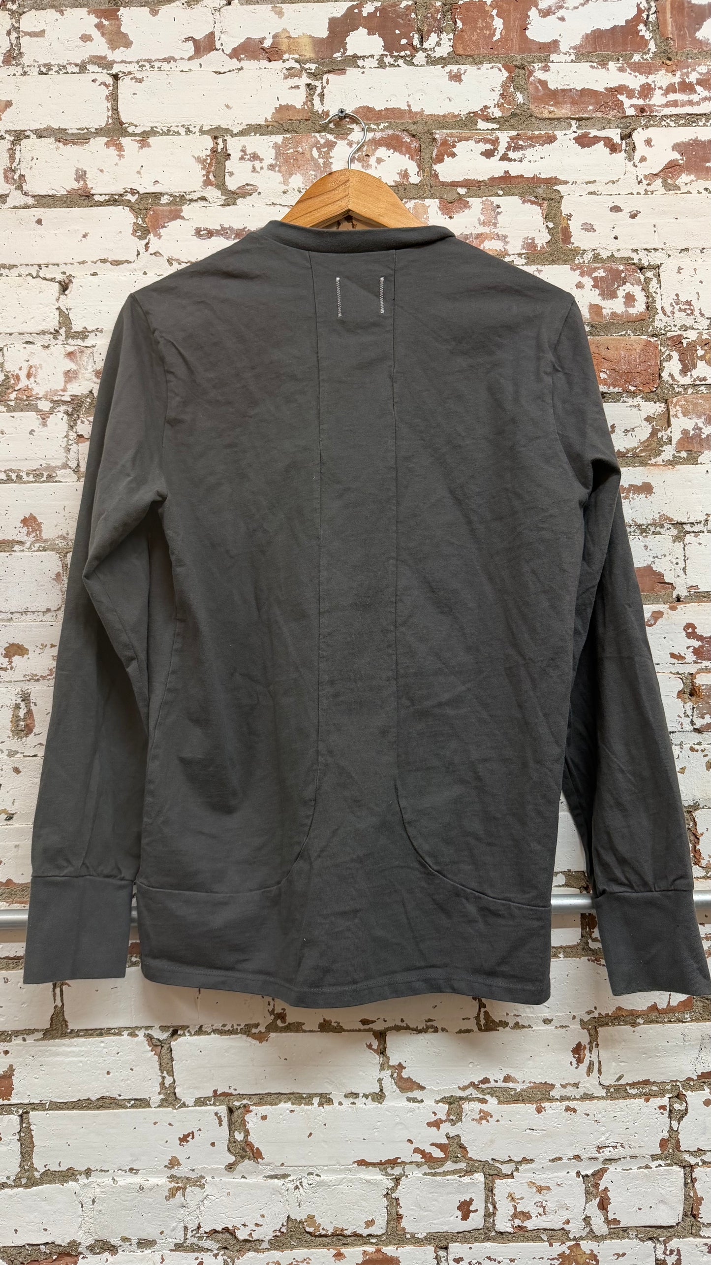 Spine Long Sleeve Essential *Archive (Medium)